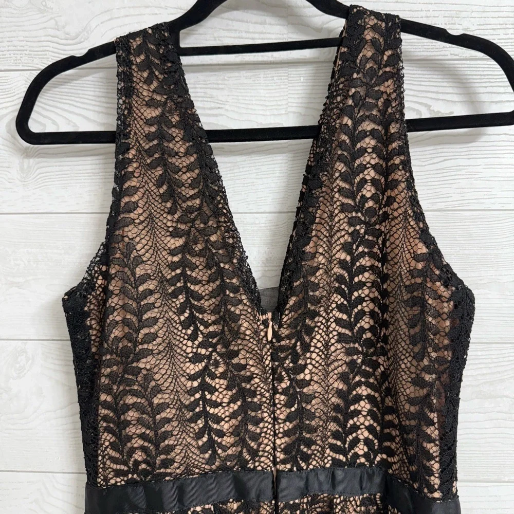 Lucy Wang Women’s Black Lace Sleeveless formal Maxi Dress. Size M - Picture 6 of 10